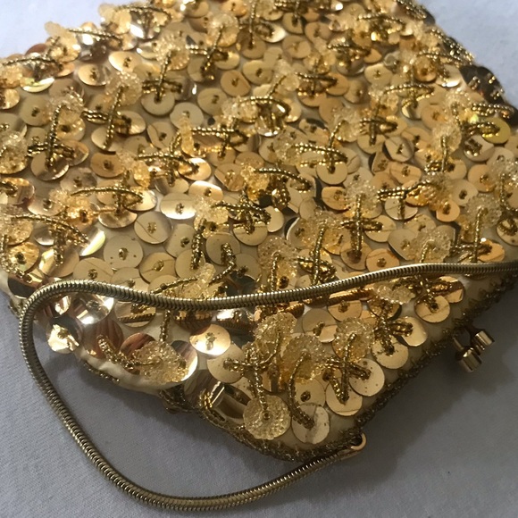 Beautiful Gold Sequence & Beaded Handbag - Picture 5 of 6